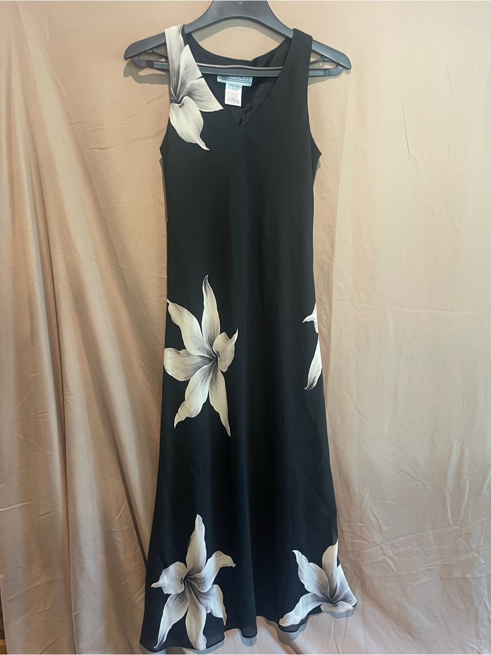 Jessica Howard Black Maxi Dress with White Floral Motif